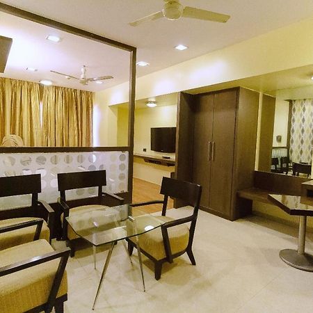 Hotel Silver Inn Mumbai Bagian luar foto