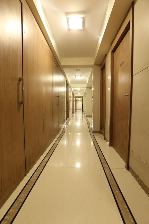 Hotel Silver Inn Mumbai Bagian luar foto