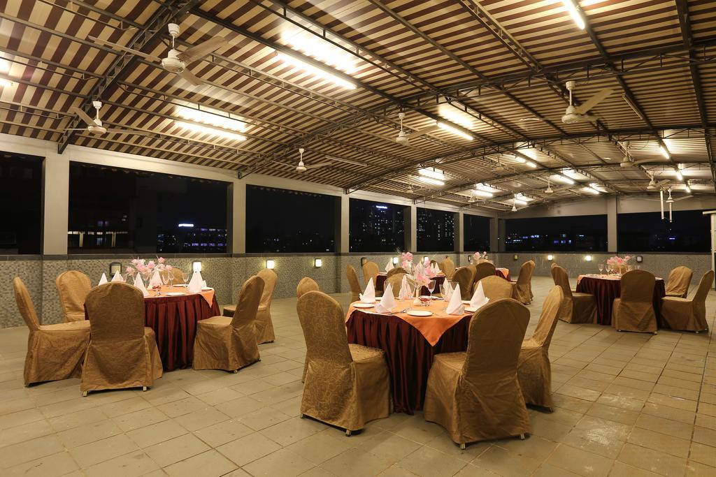Hotel Silver Inn Mumbai Bagian luar foto
