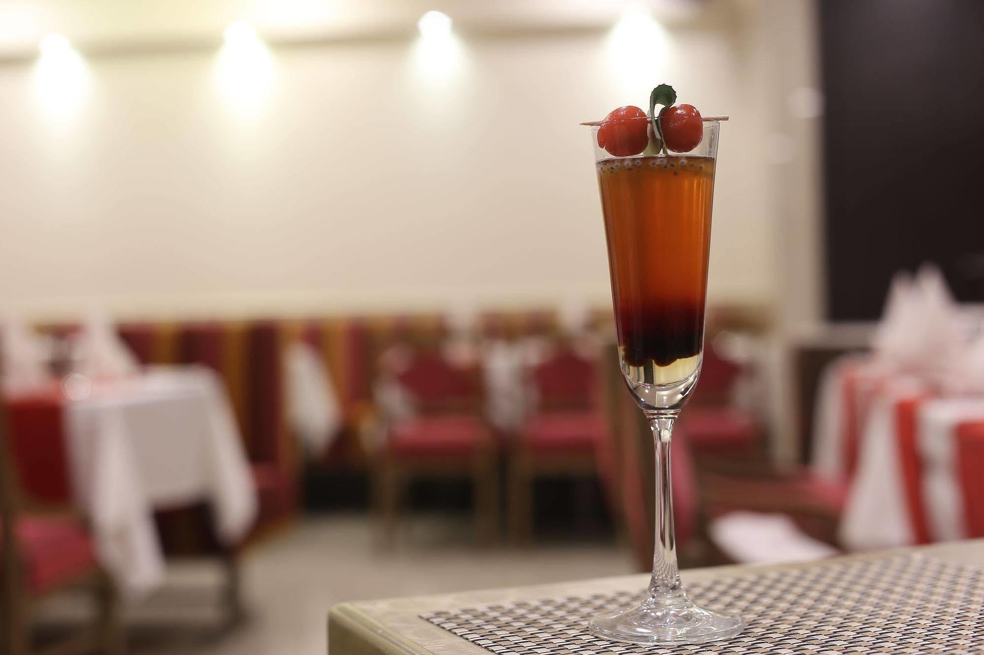Hotel Silver Inn Mumbai Bagian luar foto