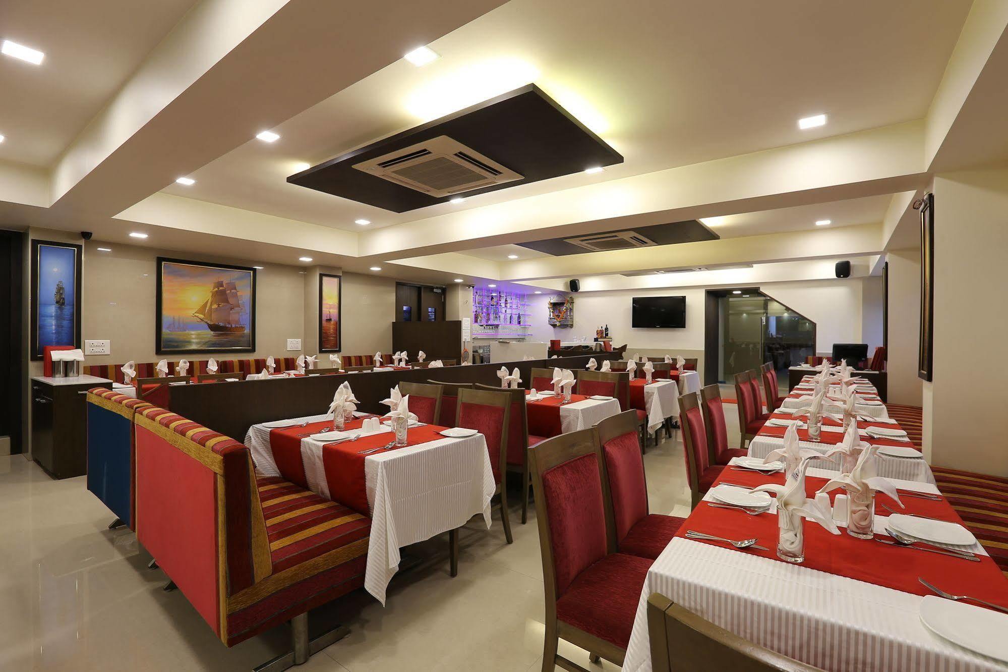 Hotel Silver Inn Mumbai Bagian luar foto