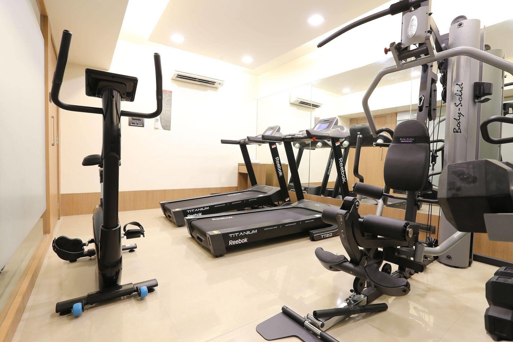 Hotel Silver Inn Mumbai Bagian luar foto