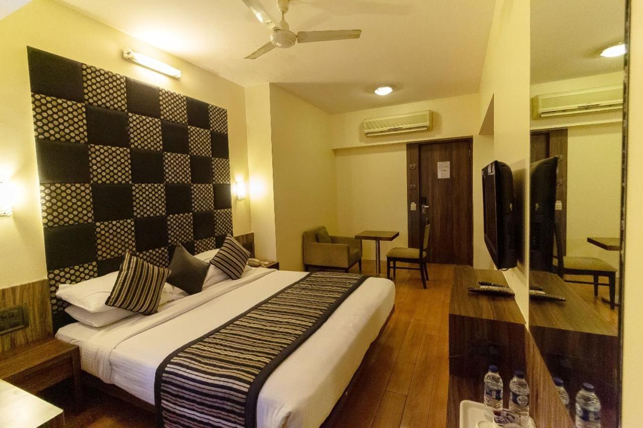 Hotel Silver Inn Mumbai Bagian luar foto