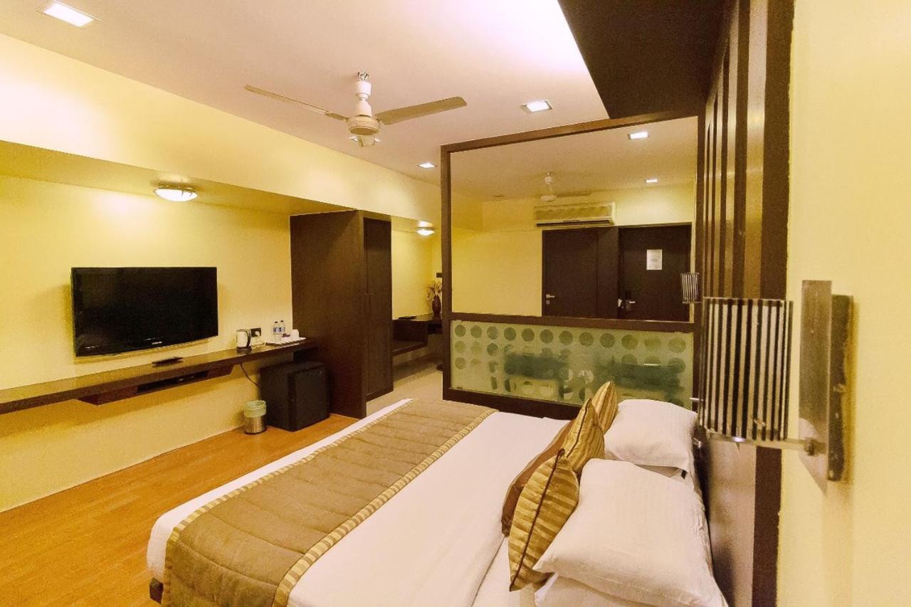 Hotel Silver Inn Mumbai Bagian luar foto