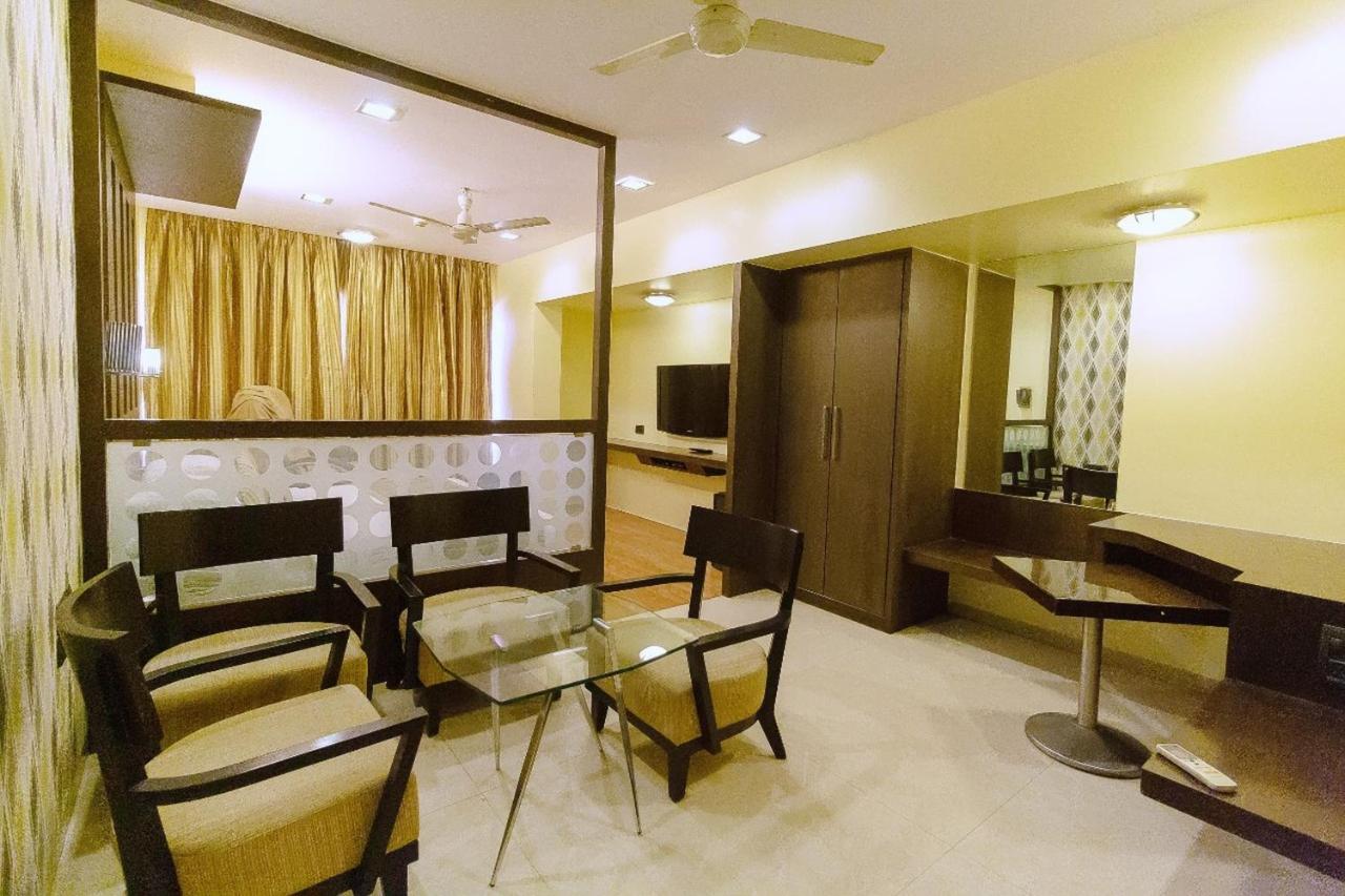 Hotel Silver Inn Mumbai Bagian luar foto