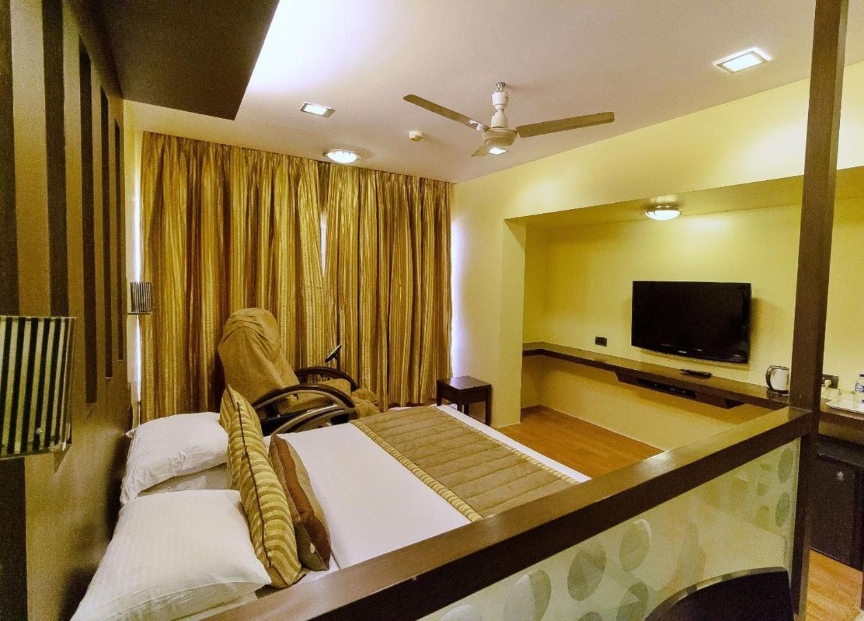 Hotel Silver Inn Mumbai Bagian luar foto
