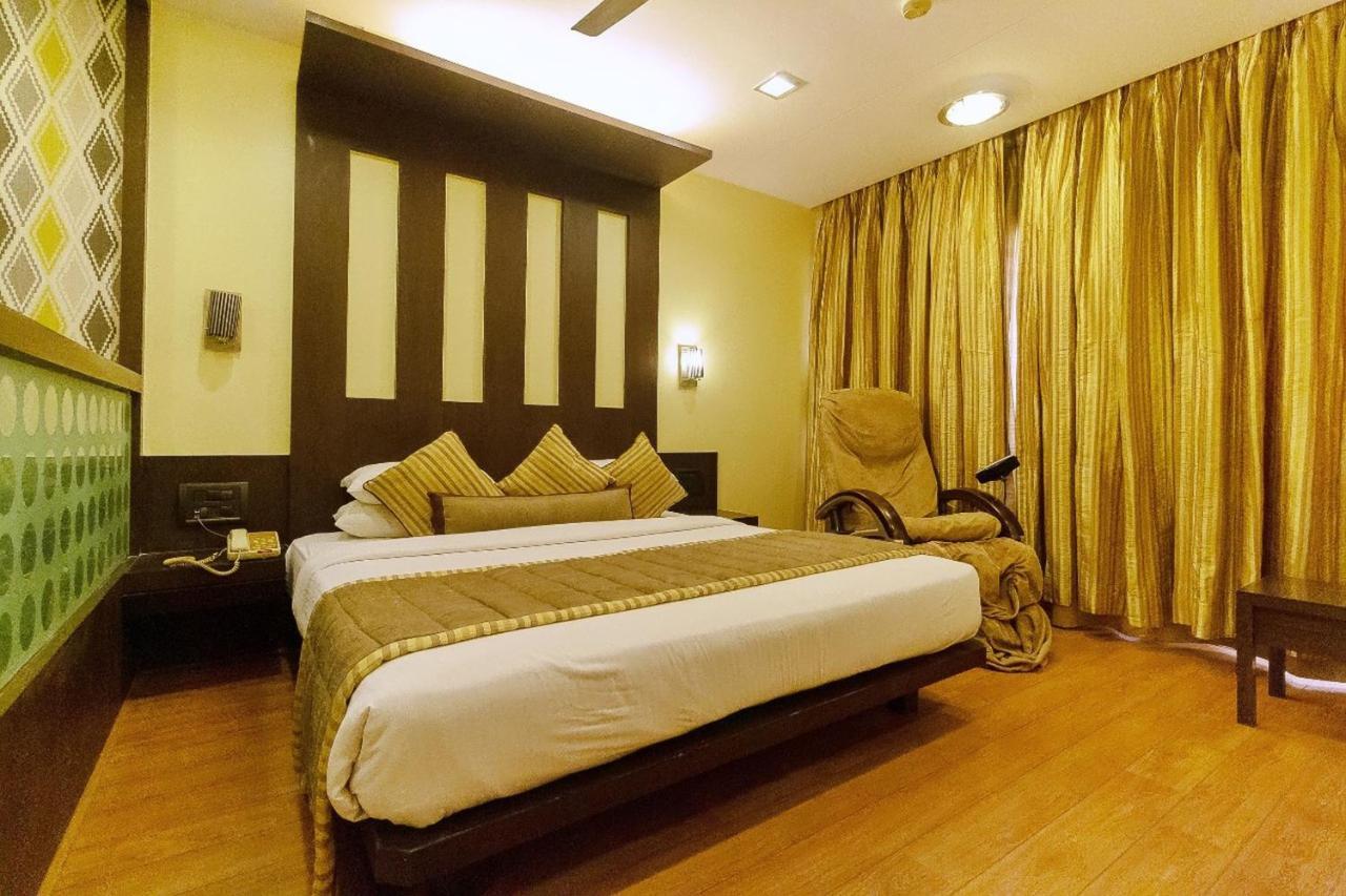 Hotel Silver Inn Mumbai Bagian luar foto